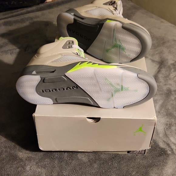 Jordan 5 green bean - Picture 2 of 5